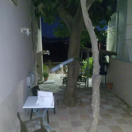 Menegis Apartment Закинтос Экстерьер фото